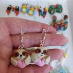 cercei-love-sloth-lenesi-crem-cu-inima-lut-polimeric-handmade-eva-art