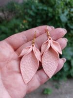Cercei ingeras imitatie de piele fimo roz