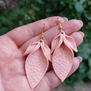 Cercei ingeras imitatie de piele fimo roz