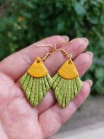 Cercei romb imitatie de piele verde galben