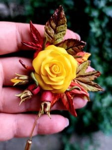 brosa-handmade-cu-trandafir-galben-colectia-de-toamna-eva-art