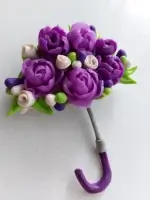 Martisor-elegant-brosa-Handmade-Umbrela-flori-mov-Eva-Art-Handmade deosebita