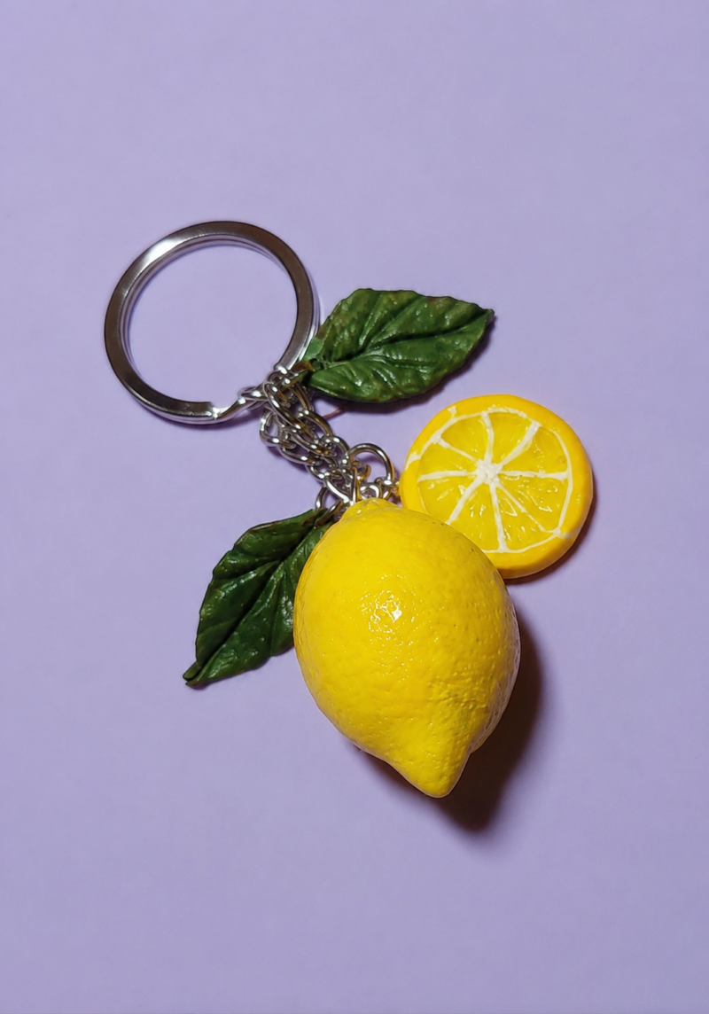 breloc cu lamaie handmade