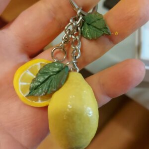 Breloc Handmade cu Lămâie și Felie de Lămâie din Argilă Polimerică