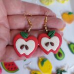 Cercei handmade Mere roșii din lut polimeric – Cercei fructe | Evamia