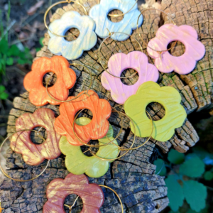 cercei cu flori putitoare colorate de toamna accesorii bijuterii lucrati manual