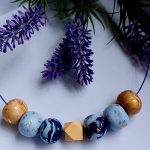 colier cu bile handmade lut polimeric albastru si auriu