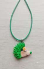 Colier handmade Arici verde din lut polimeric