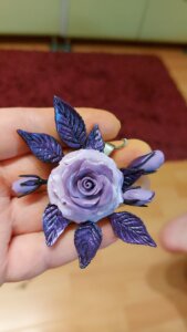 Colier handmade Trandafiri mov