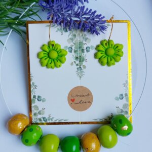 Colier handmade cu mărgele verzi și accente aurii si ceercei verzi