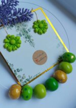 Colier handmade cu mărgele verzi și accente aurii si cercei